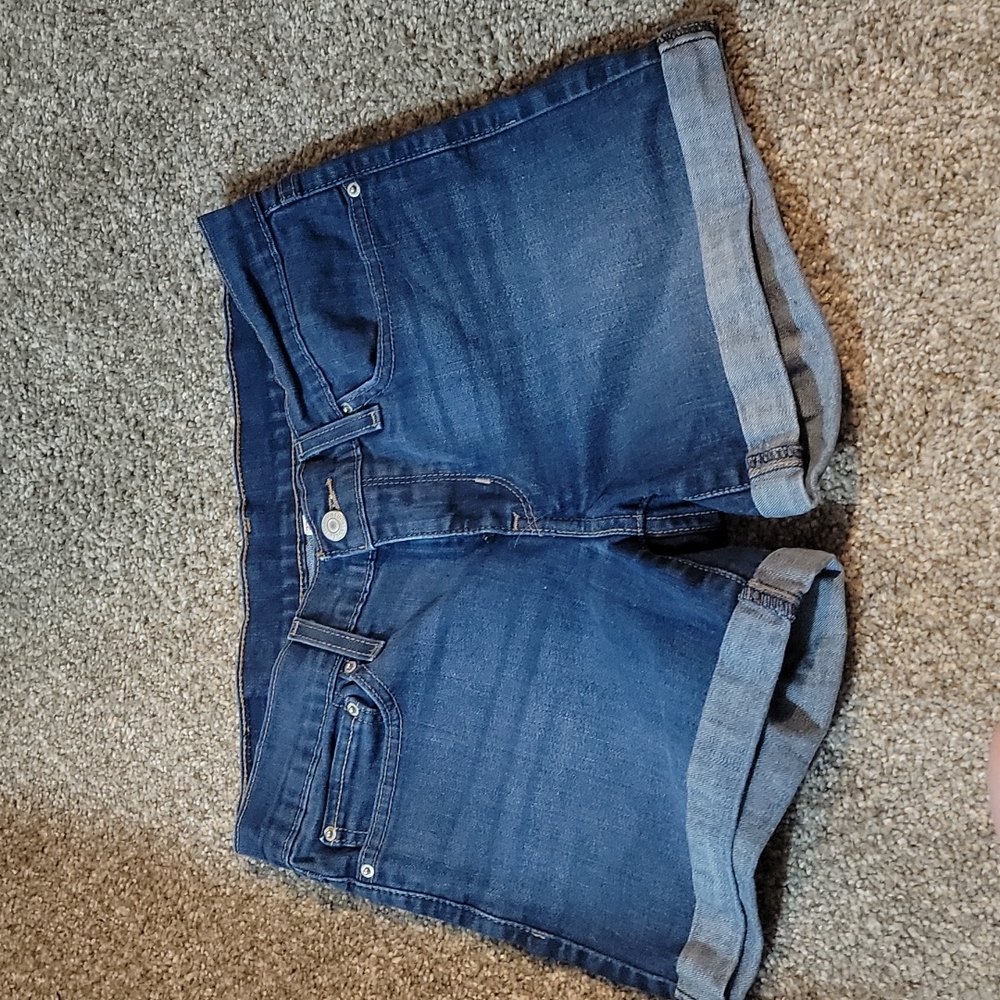 Levi's Shorts - Picture 2 of 4